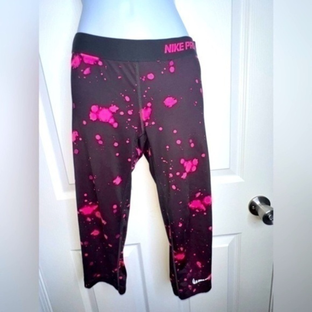 Nike Pro Womens X Small Dri-Fit Pink Splatter Crop Tights Pants Training Capri S